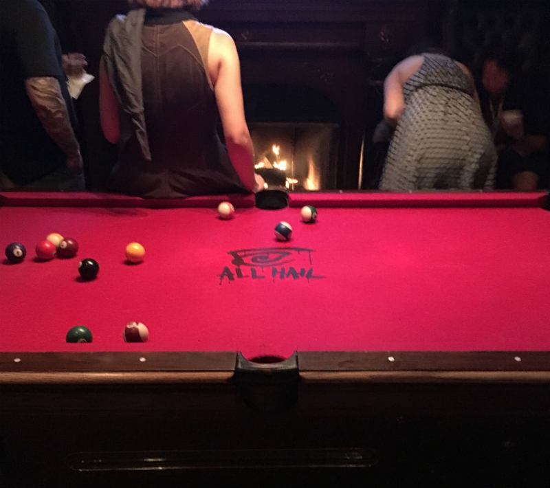 Illustration for article titled A San Diego Bar Transformed Into The Dark Tower's Dixie Pig Last Night